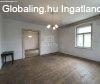Elad� csal�di h�z Bercel, 	k�zpont k�zel�ben