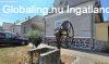 Nyugalom, nagy telek, fel�j�tott otthon ? Ausztria 10 percre