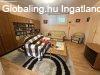 Elad� ikerh�z F�t, 	M�eml�k templom k�zel�ben