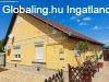 Hangulatos, fel�j�tott kis h�z elad� Dunaf�ldv�ron!
