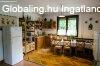 Balatonszemes egyik legszebb, legnyugodtabb utc�j�ban elad� 