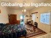Elad� csal�di h�z �sag�rd, 	K�zs�gben