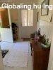 Eger Almagyar dombon csendes utc�ban fel�j�tand� csal�di h�z