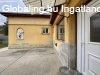 Mez�t�r, k�zpont, elad� t�rsash�zi lak�s, saj�t udvarr�sszel