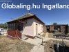 Elad� 72.00 nm-es Fel�j�tand� Csal�di h�z M�hker�k