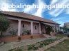  Szirmabeseny�n iv�l� �llapot� csal�di h�z elad� 