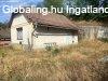 M�traballa, elad� egy kis h�z,ami nyaral�nak kiv�l�