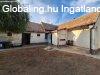 Fel�j�tand� csal�di h�z csendes utc�ban Magyarat�don! Remek 