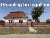 Elad� csal�di h�z P�li, 	Telep�l�s sz�le