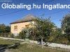 Elad� csal�di h�z Jen�, 	K�zpont