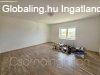P�li - teljesen fel�j�tott csal�di h�z, nagy terasszal 