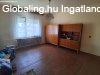 Csendes utc�ban, nagy telekkel rendelkez� csal�di h�z �jdomb