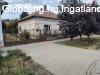 Elad� csal�di h�z Fegyvernek k�zpontj�ban!