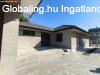 Elad� exkluz�v csal�di h�z Abony k�zpontj�ban