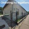 Elad� csal�di h�z Alatty�n k�zpontj�ban