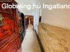 Fel�j�tott, medenc�s polg�ri csal�di h�z elad� J�szber�ny k�