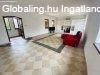 Fel�j�tott, medenc�s polg�ri csal�di h�z elad� J�szber�ny k�
