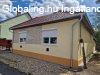 J�sz�roksz�ll�son 79 nm-es, fel�j�tott, 3 szob�s csal�di h�z