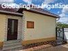J�sz�roksz�ll�son 79 nm-es, fel�j�tott, 3 szob�s csal�di h�z