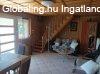 Elad� Csal�di H�z Vonyarcvashegy csendes utc�j�ban