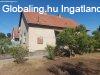 Elad� h�z, Bugacon