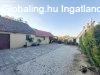 Elad� 86.00 nm-es Fel�j�tott Csal�di h�z Bog�d