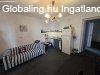 Balatonbogl�ron, a Balatont�l p�r perc s�t�ra csal�di h�z el