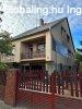 Elad� 143.00 nm-es Fel�j�tand� Csal�di h�z Dunaf�ldv�r
