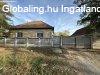 Elad� csal�di h�z Tura, 	Nyugodt utc�ban