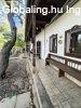 Elad� csal�di h�z K�ll�, 	aszfaltozott utc�ban