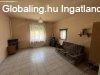 Csal�di h�z c�ggel, felszerelt telephellyel, g�pekkel �s j�r